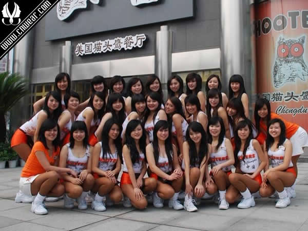 HOOTERS (貓頭鷹餐廳)品牌形象展示