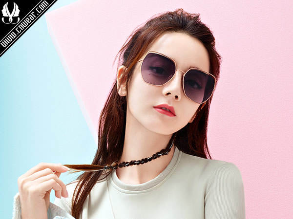 QINA 亓那眼鏡品牌形象展示